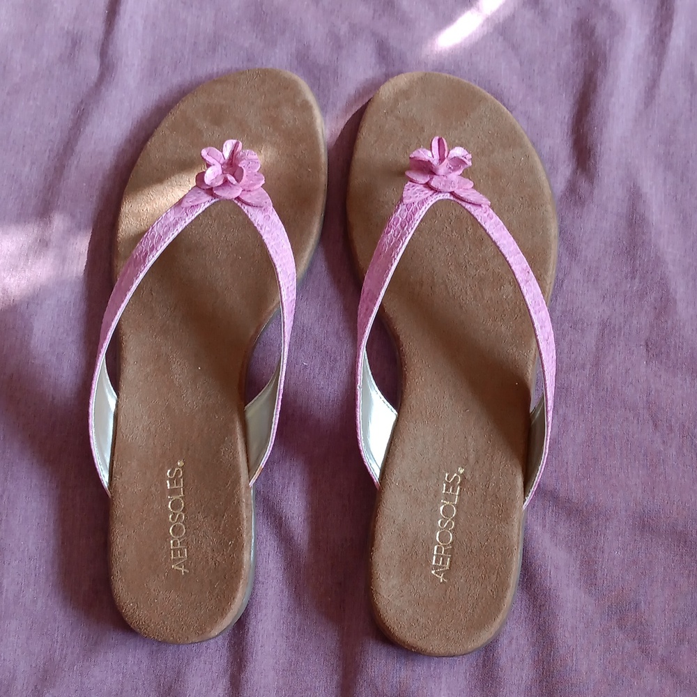Aerosols Women's Branchlet Flip Flop. Size 12. NEW. Pink Snake color.